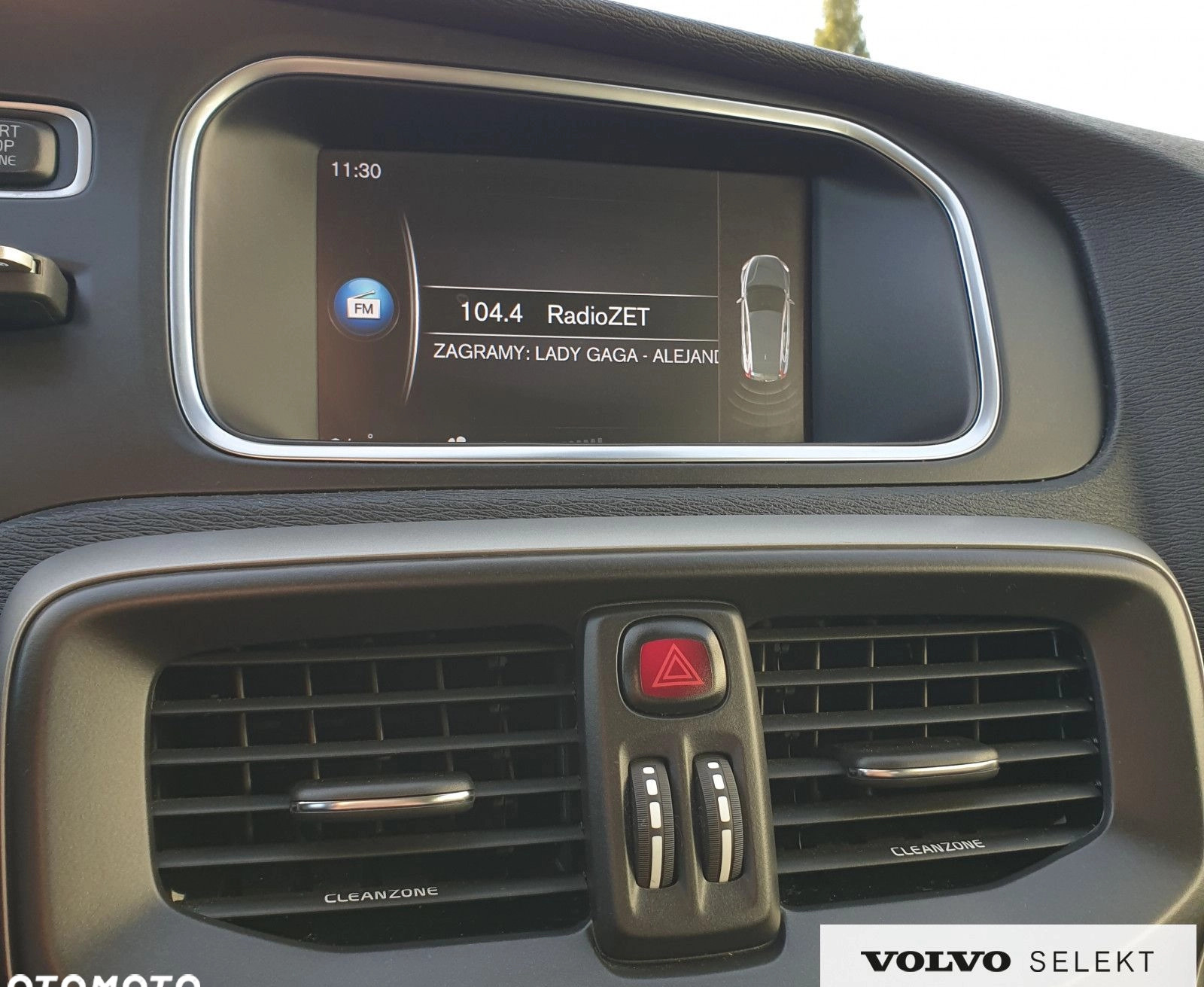 Volvo V40 cena 59900 przebieg: 190800, rok produkcji 2018 z Chojnice małe 172